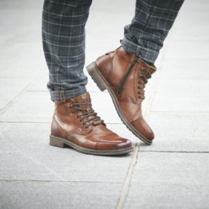 Schuhe und Accessoires